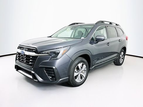 Used 2024 Subaru Ascent Premium image 3
