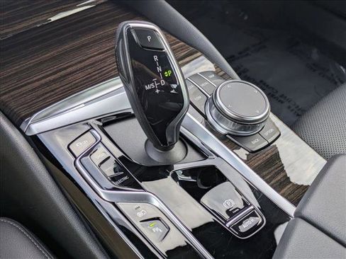 Certified 2023 BMW 530e w/ Convenience Package image 12