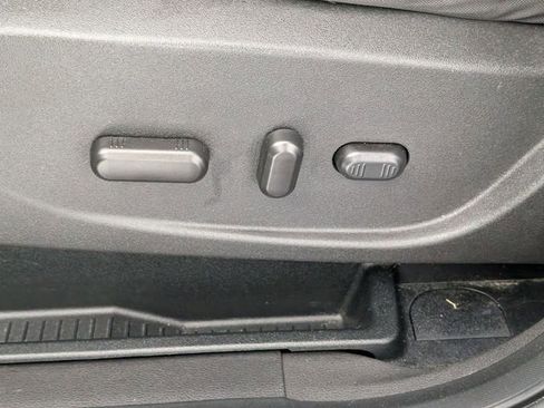 Used 2018 Ford Escape SE w/ SE Sync 3 Package FWD image 14