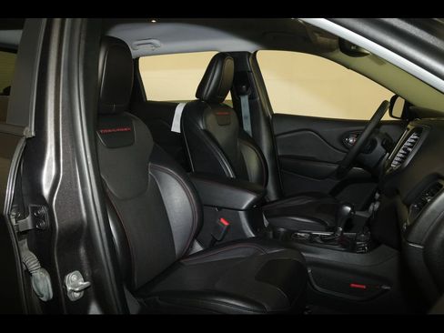 Used 2022 Jeep Cherokee Trailhawk w/ Premium Leather Package AWD/4WD image 28