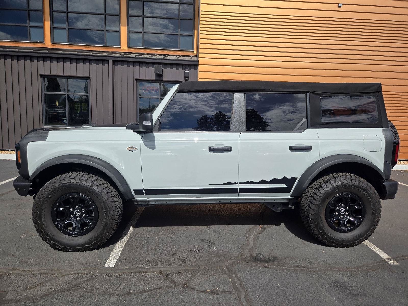 Used 2023 Ford Bronco Wildtrak AWD/4WD image 2