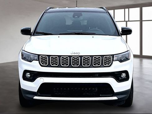 Used 2025 Jeep Compass Limited AWD/4WD image 4