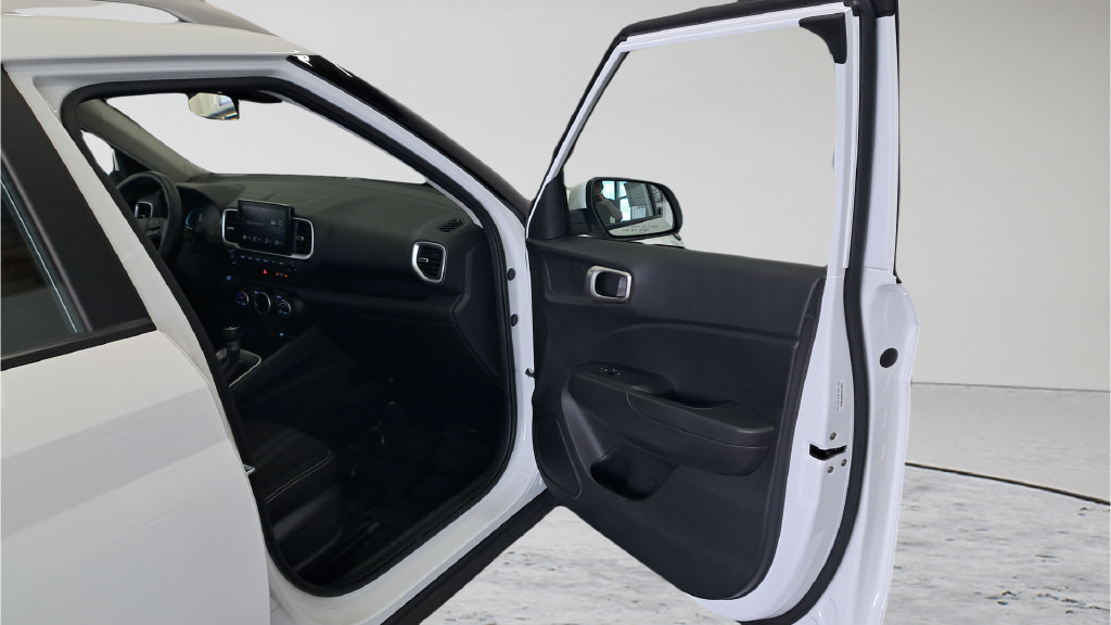 Used 2026 Hyundai Venue SEL FWD image 27