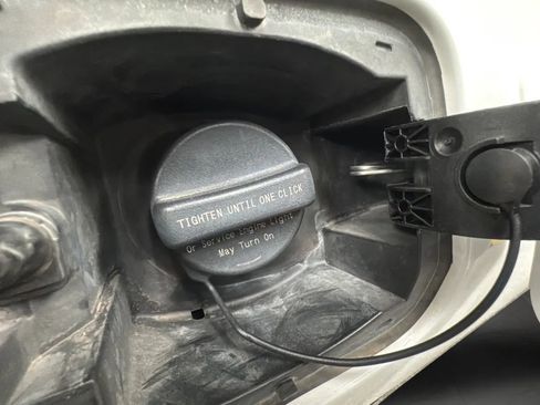 Used 2017 GMC Terrain SLE FWD image 28