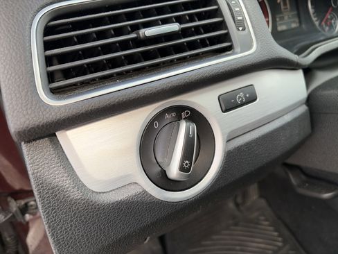 Used 2013 Volkswagen Passat 2.5 SE image 19