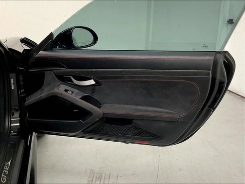 Used 2019 Porsche 911 GT3 RS RWD image 16