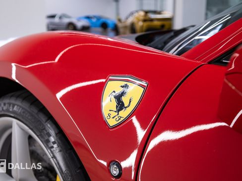 Used 2022 Ferrari F8 Tributo RWD image 24