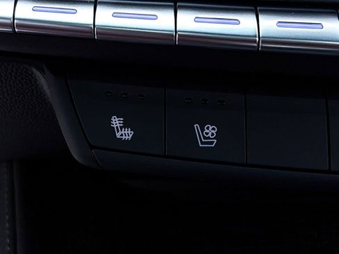 Used 2023 Cadillac CT4 V w/ Navigation Package image 29