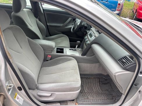 Used 2009 Toyota Camry LE FWD image 13