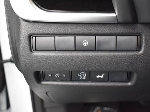 Certified 2025 Nissan Rogue SV image 11