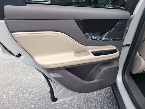 Used 2023 Lincoln Corsair Reserve w/ Equipment Group 201A image 13