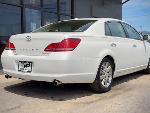Used 2009 Toyota Avalon XL FWD image 2