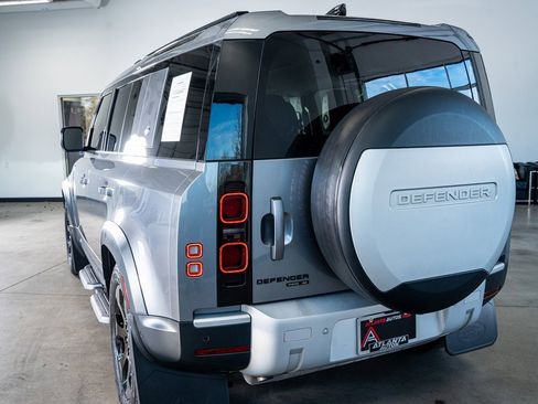 Used 2020 Land Rover Defender 110 SE image 24