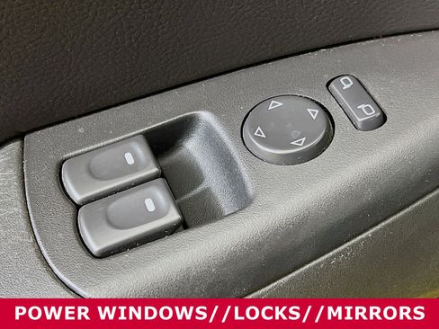 Used 2006 Chevrolet Corvette Convertible w/ Preferred Equipment Group image 16