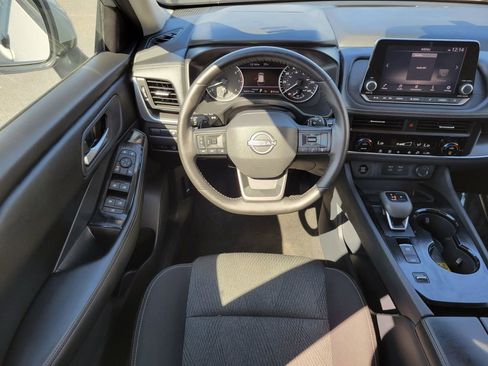 Used 2025 Nissan Rogue SV image 18