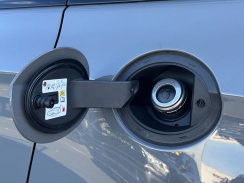 Used 2023 Chrysler Pacifica Touring-L w/ S Appearance Package image 31