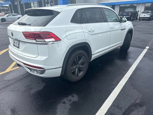 Used 2021 Volkswagen Atlas Cross Sport SE w/ V6 Towing Package FWD image 16