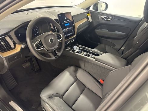 New 2026 Volvo XC60 B5 Core w/ Climate Package AWD/4WD image 18