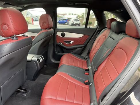 Used 2022 Mercedes-Benz GLC 300 4MATIC image 30