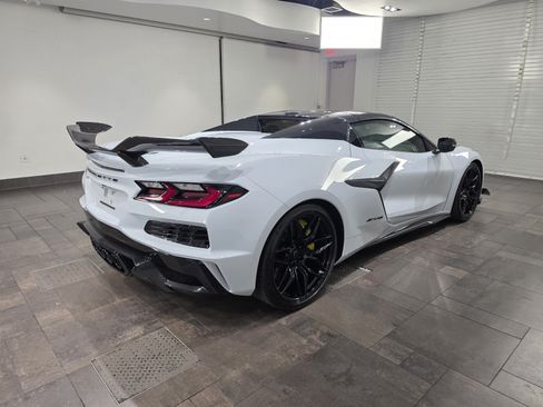 Used 2023 Chevrolet Corvette Z06 w/ Z07 Performance Package RWD image 23