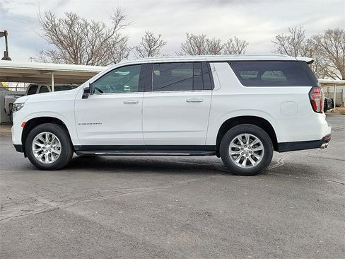 Used 2021 Chevrolet Suburban Premier image 2