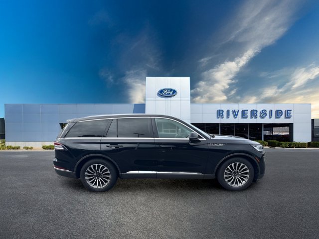 Used 2021 Lincoln Aviator Reserve w/ Elements Package Plus RWD image 2