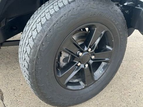 Used 2021 Jeep Wrangler Unlimited Sahara image 25