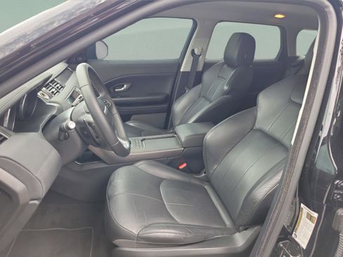 Used 2019 Land Rover Range Rover Evoque SE AWD/4WD image 17