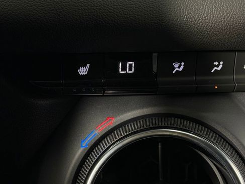 Used 2025 Chevrolet Blazer LT AWD/4WD image 19