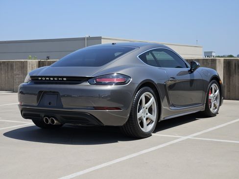 Used 2022 Porsche 718 Cayman S RWD image 8