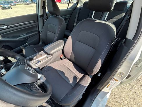 Used 2025 Nissan Altima 2.5 SV FWD image 36