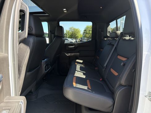 Used 2020 GMC Sierra 1500 AT4 w/ AT4 Premium Package AWD/4WD image 32