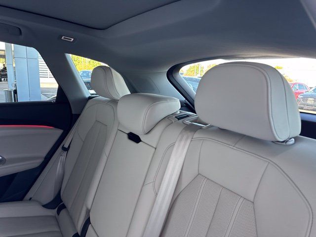 Used 2025 Audi Q5 Prestige AWD/4WD image 14