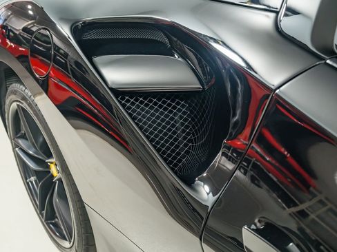 Certified 2018 Ferrari 488 Spider RWD image 41