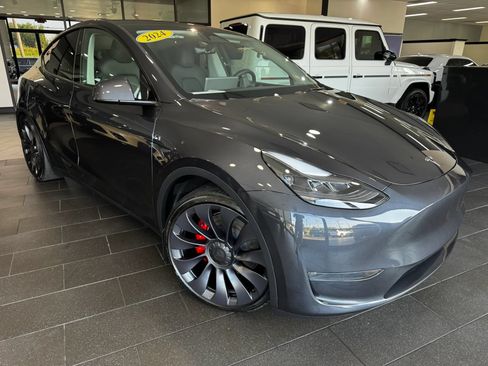 Used 2024 Tesla Model Y Performance AWD/4WD image 7