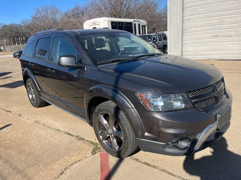 Used 2017 Dodge Journey Crossroad AWD/4WD image 2