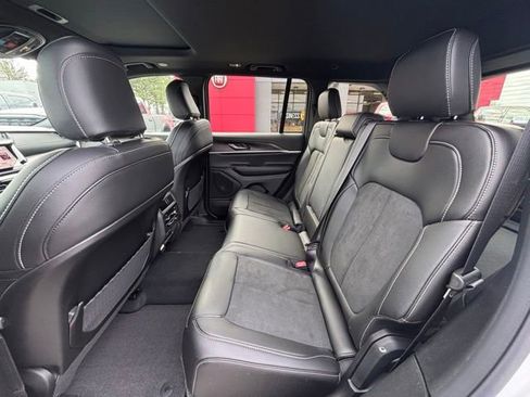 New 2026 Jeep Grand Cherokee Altitude AWD/4WD image 12