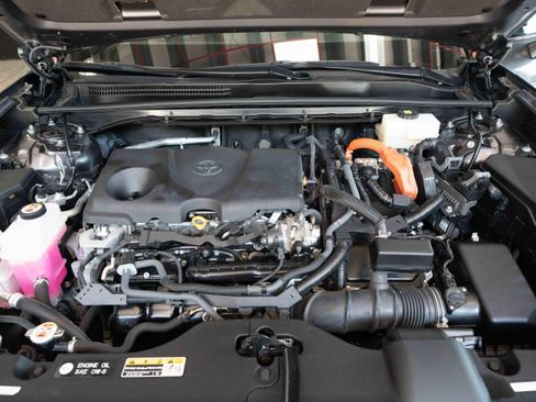 Used 2023 Toyota Crown AWD/4WD image 30