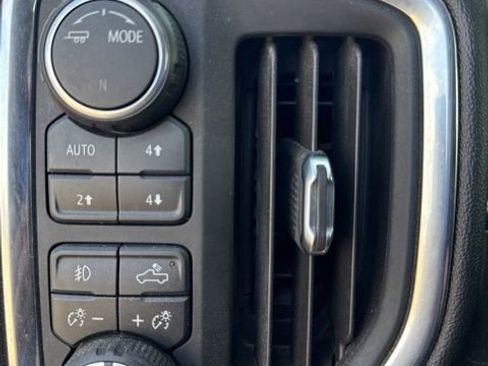 Used 2021 Chevrolet Silverado 1500 LTZ w/ LTZ Premium Package AWD/4WD image 22