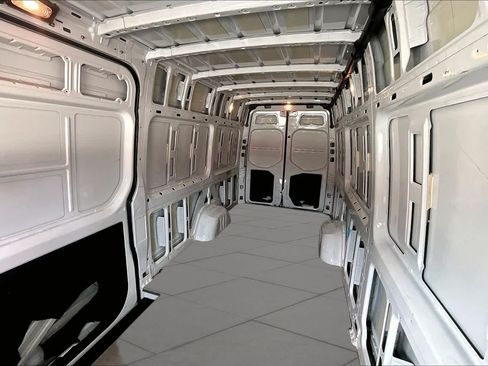 Used 2025 Mercedes-Benz Sprinter 2500 image 21