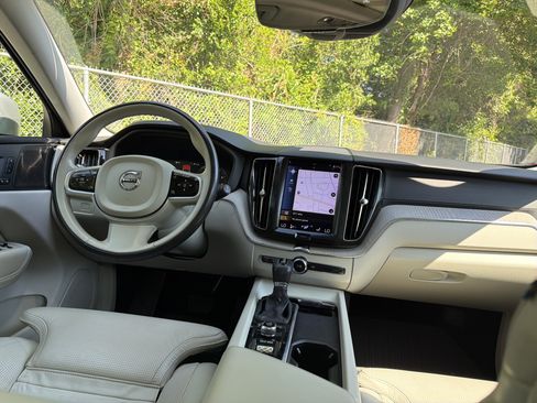 Certified 2021 Volvo XC60 T6 Inscription w/ Advanced Package AWD/4WD image 30