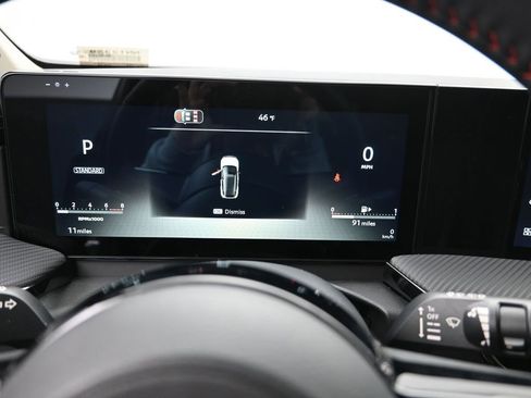 New 2026 Nissan Kicks SR w/ Cold Weather Package FWD image 15