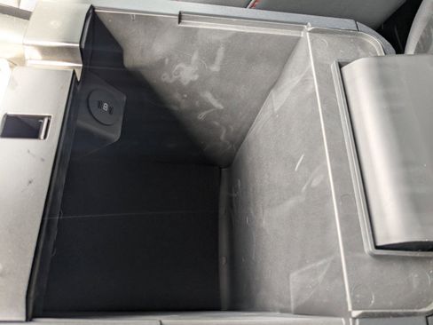 New 2025 Ford Explorer ST-Line w/ Premium Package image 17