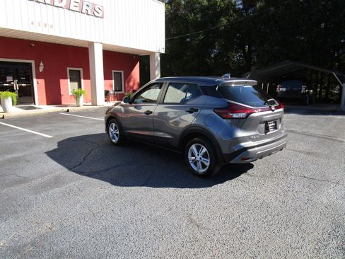 Used 2024 Nissan Kicks S image 4