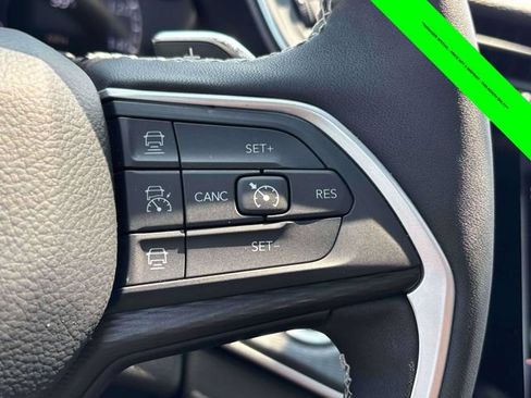 Used 2025 Jeep Grand Cherokee L Altitude AWD/4WD image 15