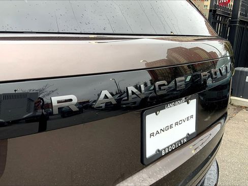 New 2026 Land Rover Range Rover Long Wheelbase SE AWD/4WD image 15