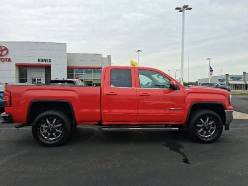 Used 2017 GMC Sierra 1500 SLE w/ SLE Value Package AWD/4WD image 4