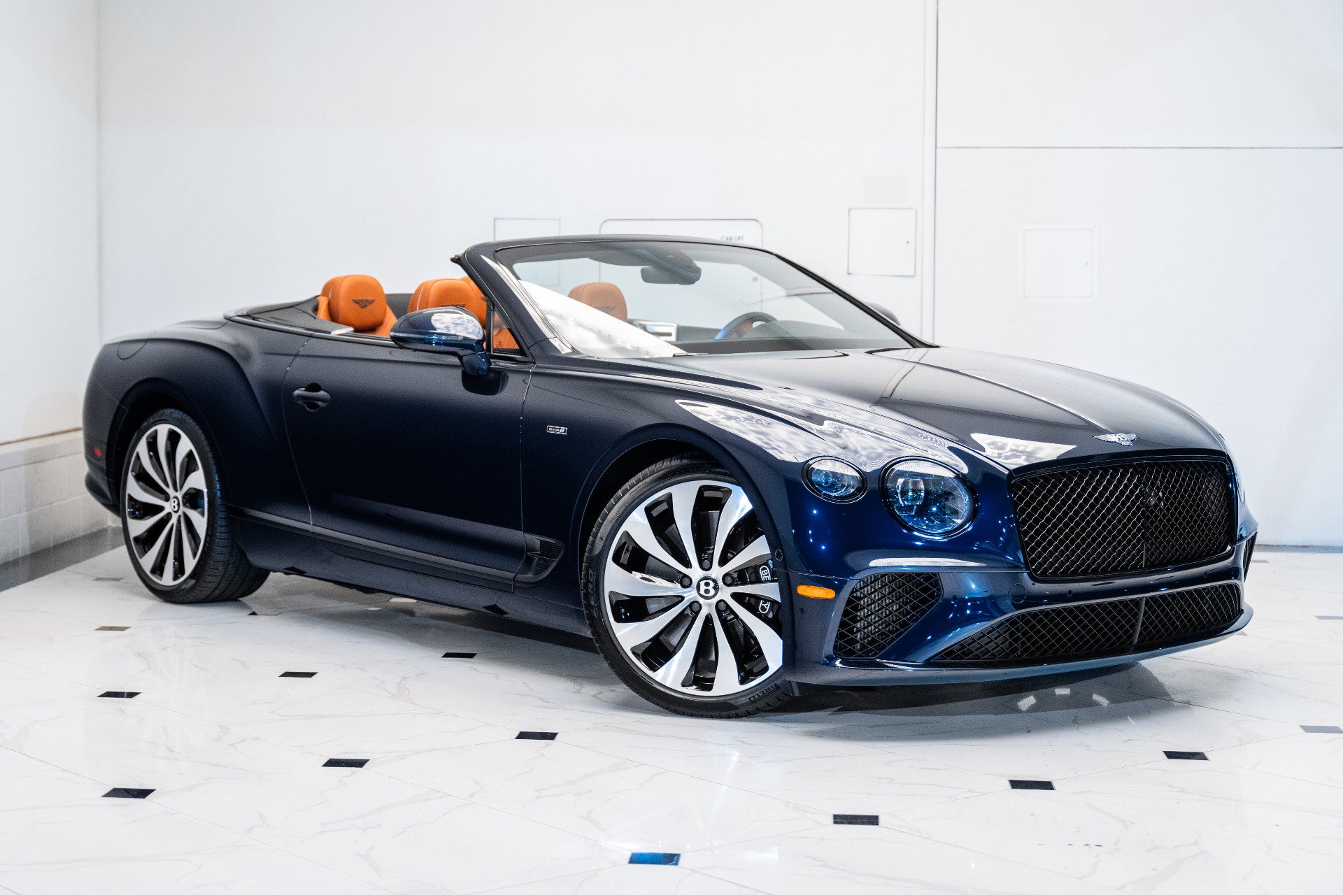 Used 2024 Bentley Continental GT V8 AWD/4WD image 1