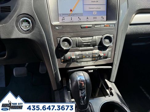 Used 2019 Ford Explorer XLT w/ Equipment Group 202A AWD/4WD image 21