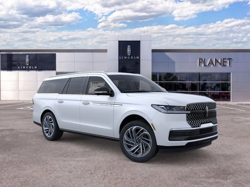 New 2026 Lincoln Navigator L Reserve AWD/4WD image 7